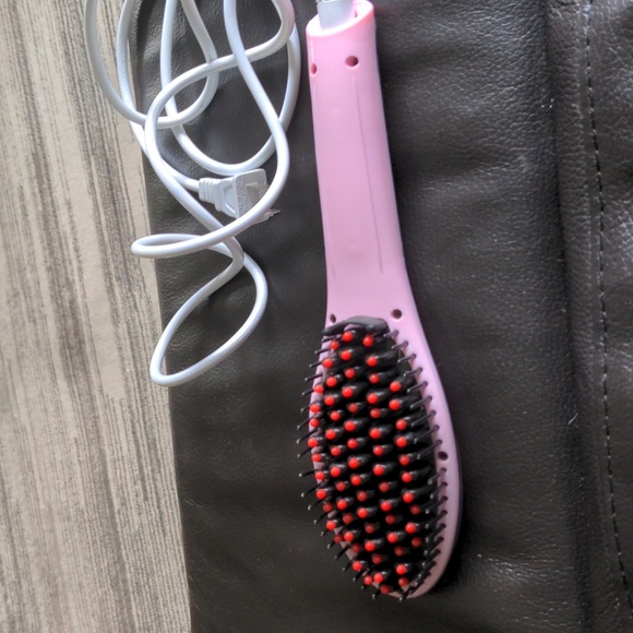 Fast Hair Straightener Brush - Picture 2 of 3
